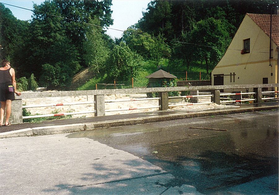 Opono, povode 1998, most pod parkem, 2008