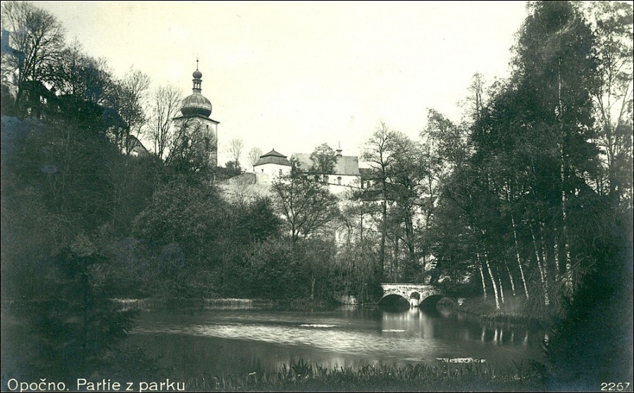 Opono, Marian Church from the park 1916-2007