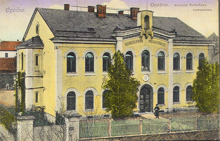 Opono, nemocnice 1915-2007